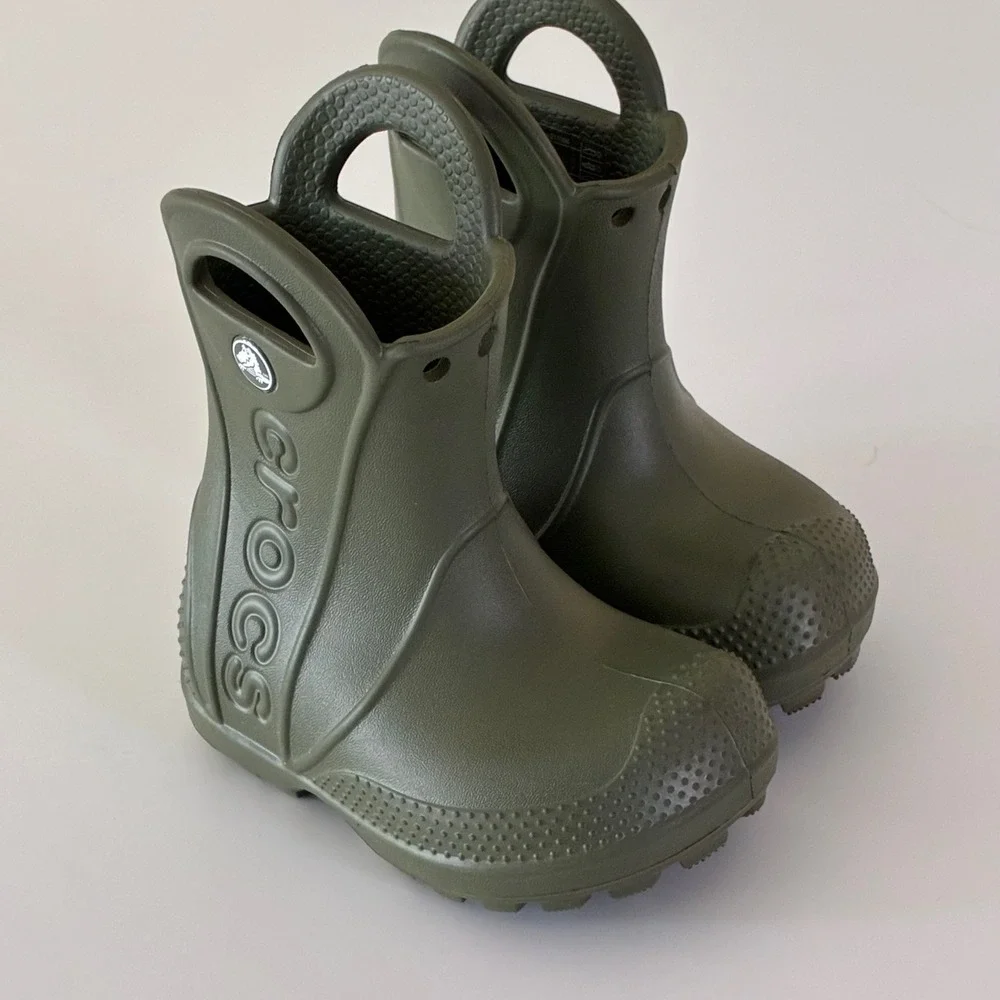 Crocs Kids Size C4 Handle It Rain Boots Army Green Waterproof Pull On 211056